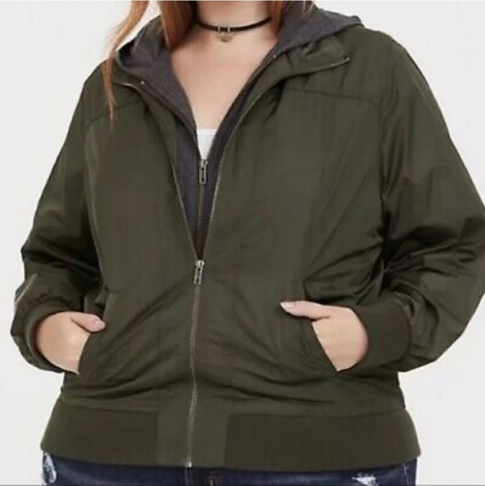 Torrid Anorak green bomber jacket hooded Windbreaker double zipper size 2 /2X